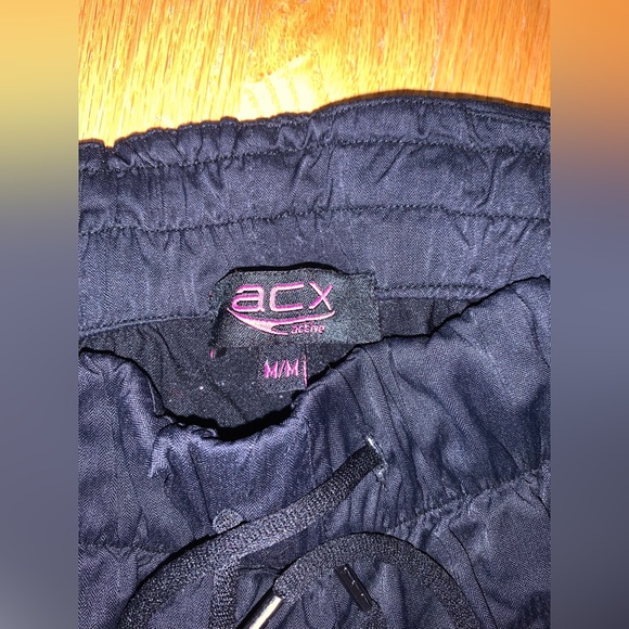 Woman’s Casual-Ware Bundle (M) - Picture 3 of 16